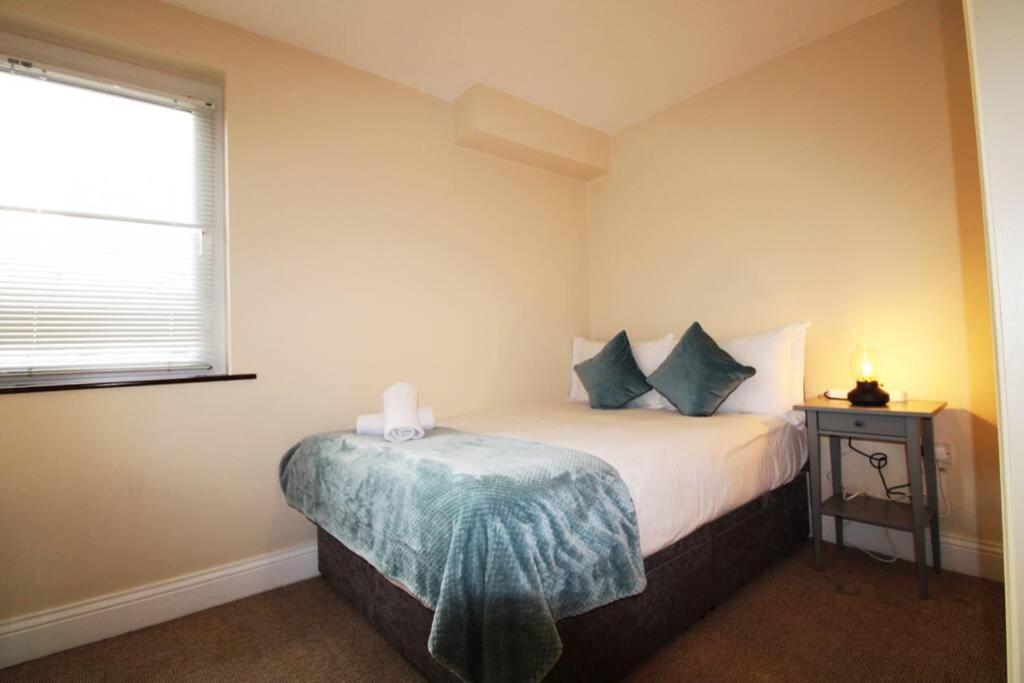 Large 3 Bed, Galway City Centre Apartment ภายนอก รูปภาพ