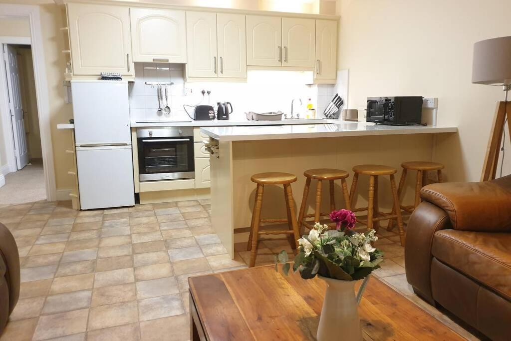 Large 3 Bed, Galway City Centre Apartment ภายนอก รูปภาพ