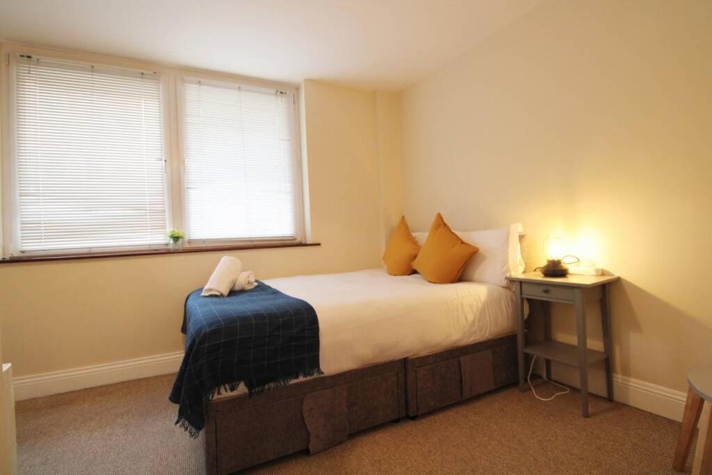 Large 3 Bed, Galway City Centre Apartment ภายนอก รูปภาพ