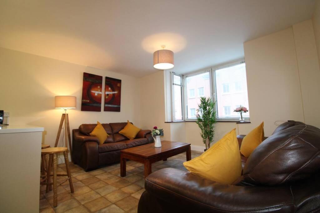 Large 3 Bed, Galway City Centre Apartment ภายนอก รูปภาพ